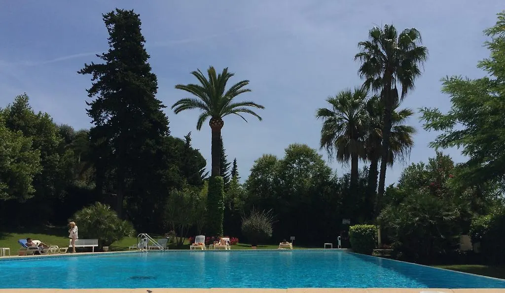 Un Coin De Paradis Cannes 0*,